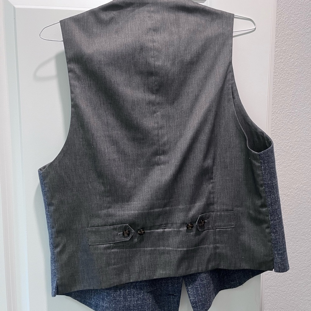 Suit Supply - Picture 2 of 5